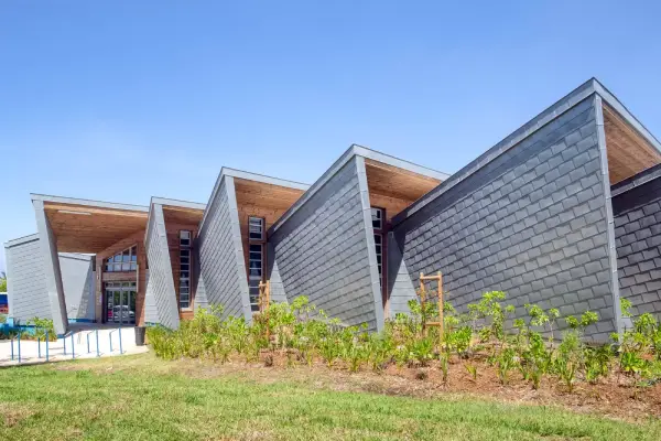 Piscine aquatique terre sainte 974 aa