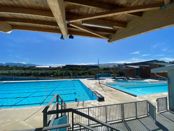 Piscine aquatique terre sainte 974 b