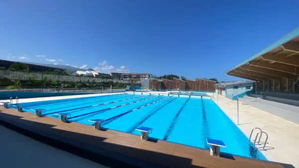 Piscine aquatique terre sainte 974 b