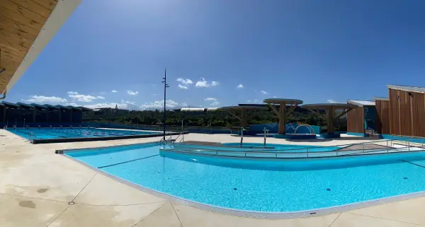 Piscine aquatique terre sainte 974 b