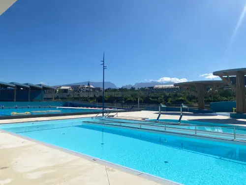 Piscine aquatique terre sainte 974 b